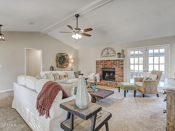 3rd image of 2647 Rosewood Ct