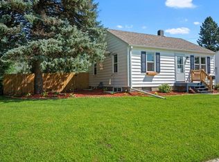 206 6th Ave NE, Cambridge, MN 55008