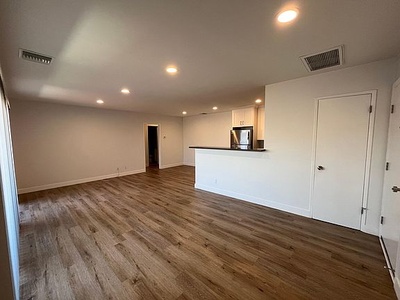 2nd image of 1516 Colby Ave APT 9