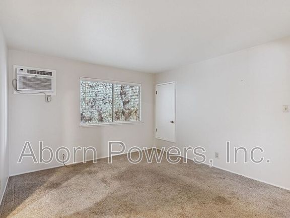 3rd image of 2715 D St APT 9