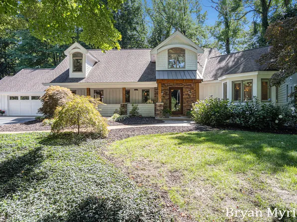 1400 W 32nd St, Holland, MI 49423