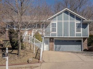 507 Kindred Dr, Smithville, MO 64089