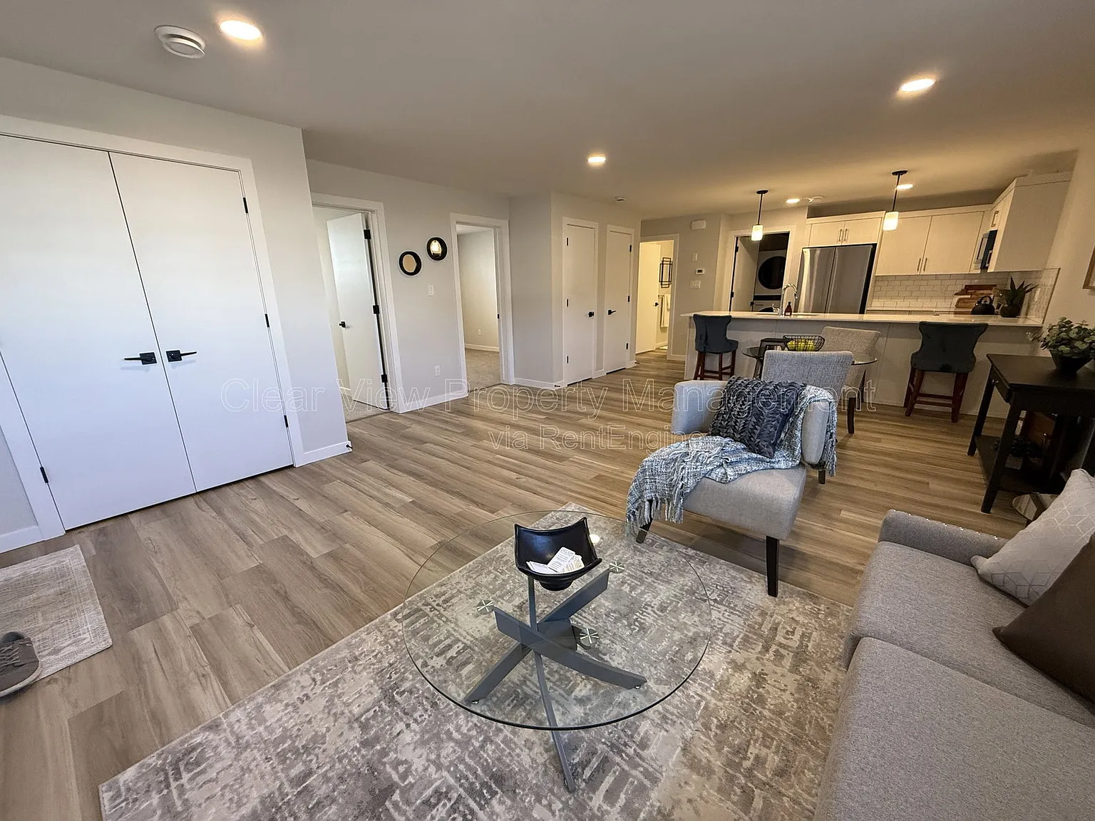 3 bed, 1.0 bath, $1,899 — Photo 3