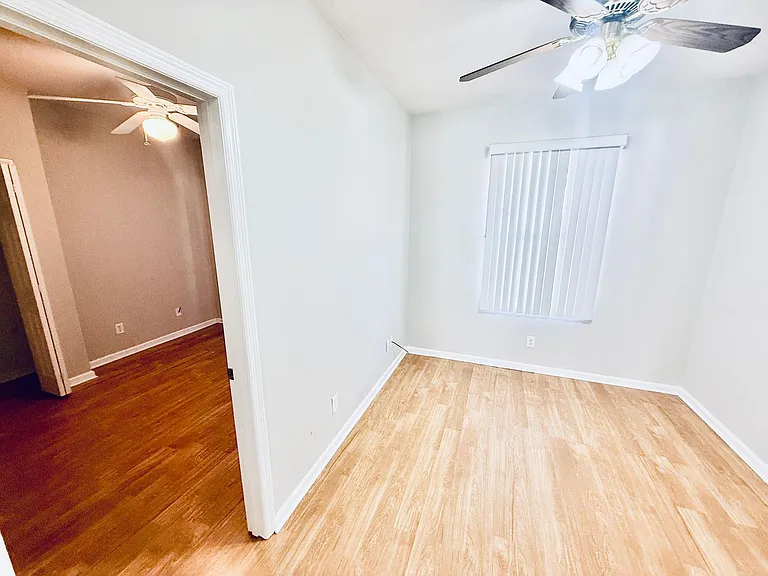 402 Breckenridge Cir SE — Photo 16