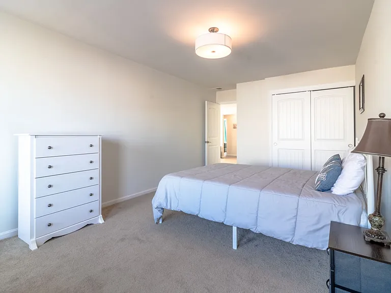 35059 Dundee St — Photo 18