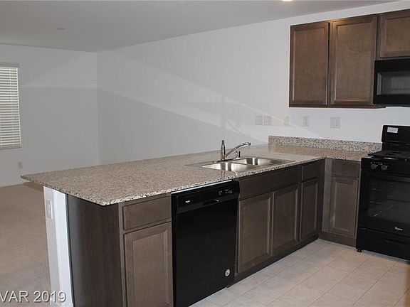 3rd image of 4594 Townwall St