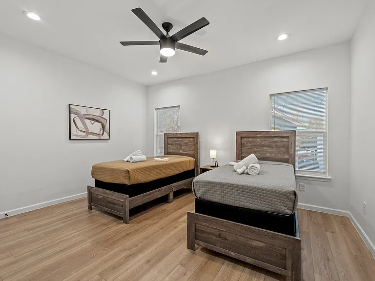 2214 Hooper St — Photo 17
