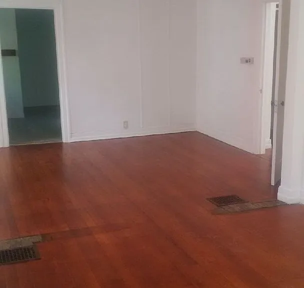 611 E University St — Photo 16