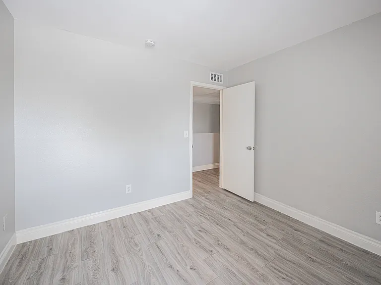 2674 N 43rd Ave #C — Photo 16