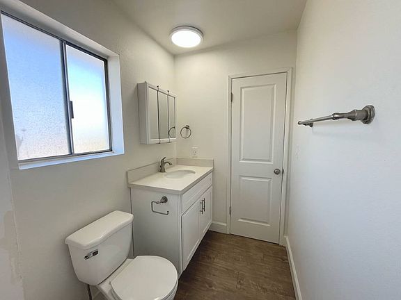 5th image of 13704 Franklin St #14