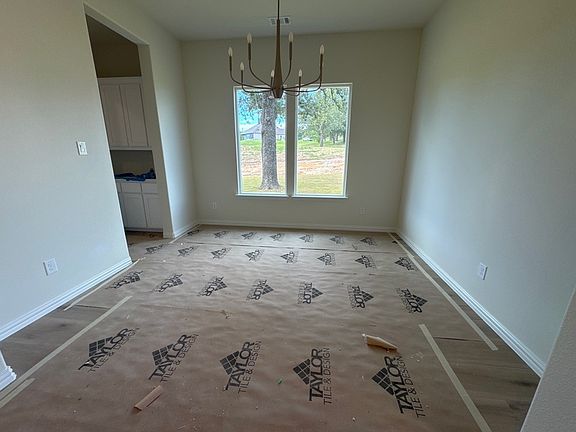 4th image of 128 Oak Grove Way