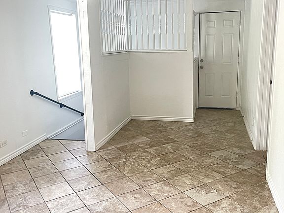 5th image of 407 Lumpkin St