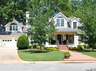 1517 Locust Cir SE, Huntsville, AL 35801