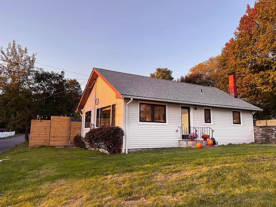 1st image of 6 Sobel Dr