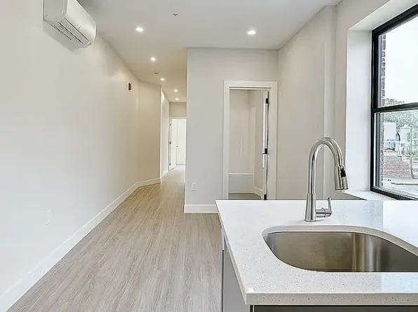 269 Martin Luther King Dr, Jersey City, NJ