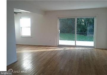 5th image of 5566 Burnside Dr #5566