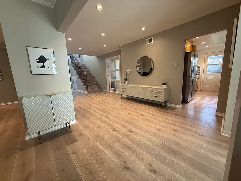 2514 Pearl St — Photo 6