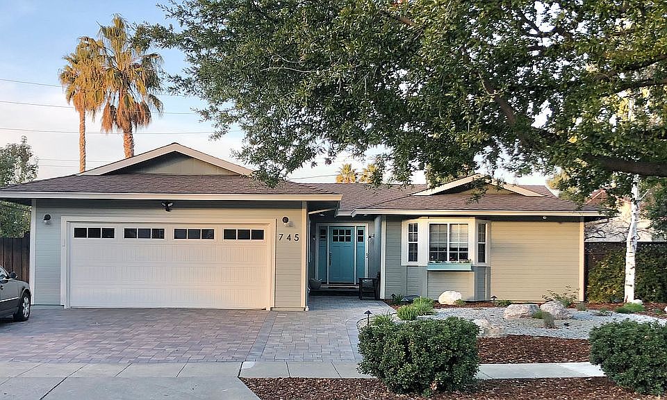 1st image of 745 Los Huecos Dr