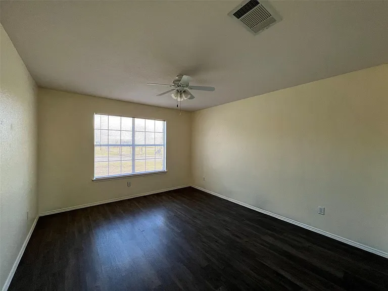 116 Remington Dr — Photo 13