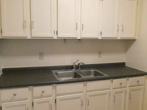 4th image of 904 Rogers St APT 4