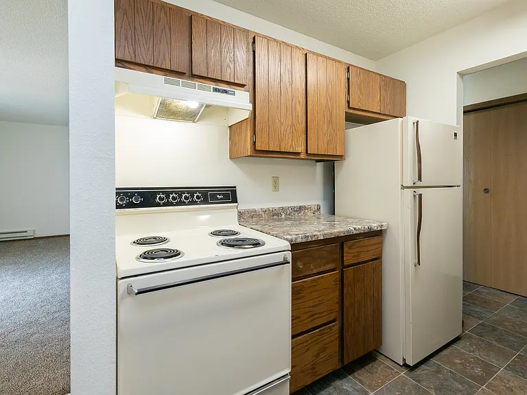 Fargo, ND Maplewood Bend Apartments | Kitchen