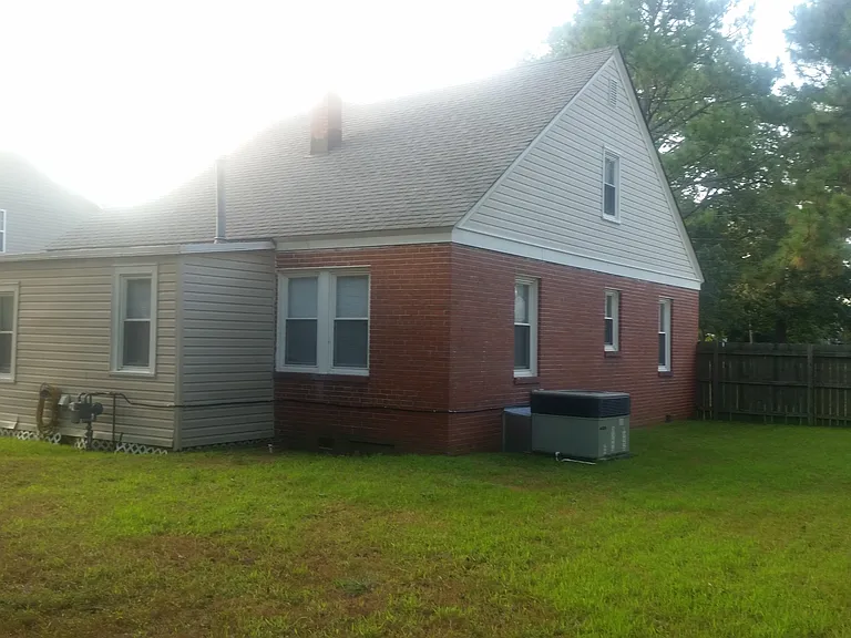100 Wright Ave — Photo 2