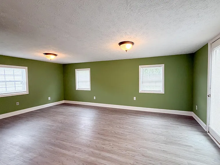 180 N Martin Ln — Photo 5