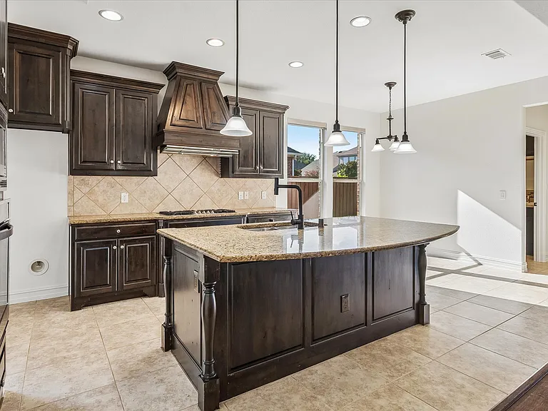 1037 Everglades Dr — Photo 8