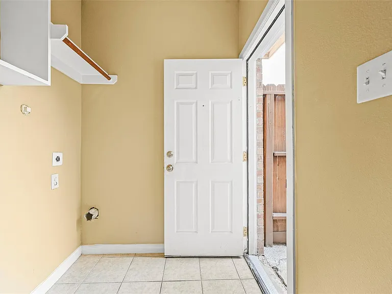 1520 Sherwood Forest St #301 — Photo 19