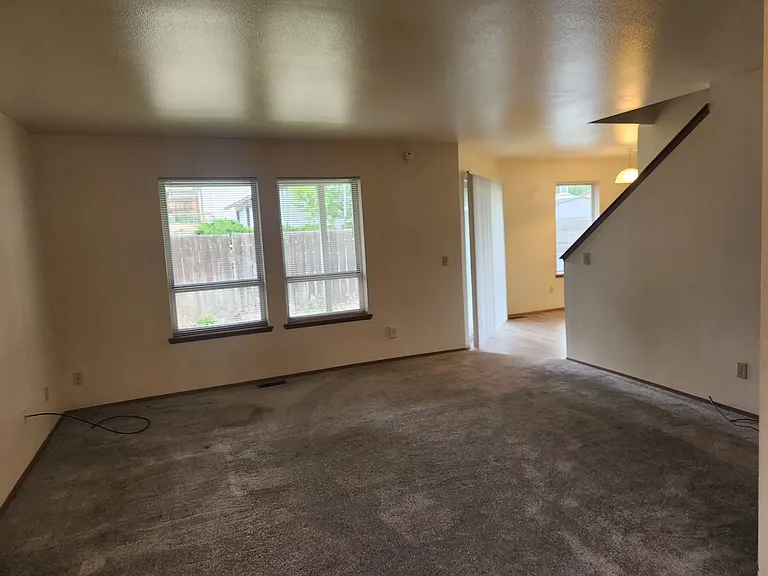 601 S 72nd Ave — Photo 17