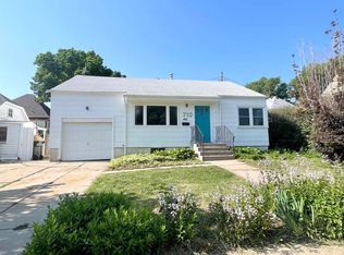 710 W 24th St, Kearney, NE 68845