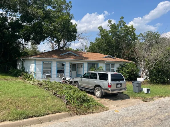 1240 W Water St, Weatherford, TX 76086