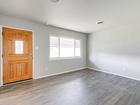 2nd image of 2106 Wood St