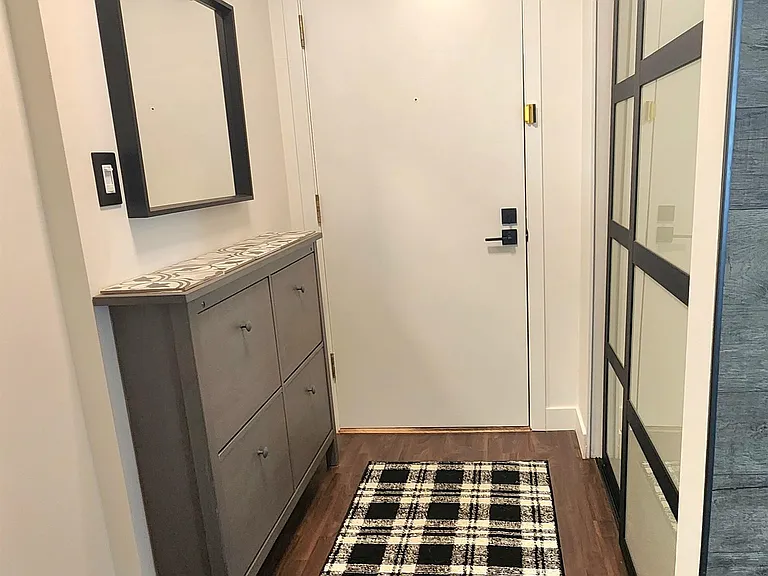 921 Thurlow St #204 — Photo 4