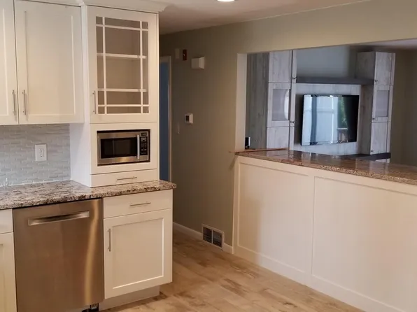 211 South St #1, Plainville, MA 02762