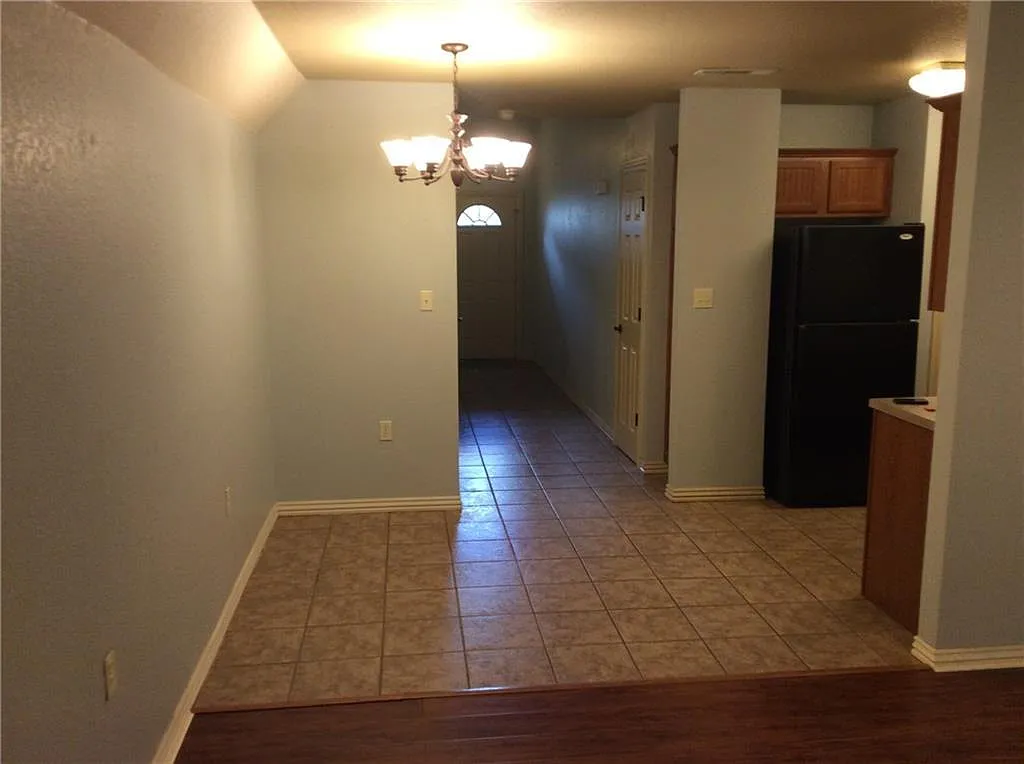 2 bed, 2.5 bath, 1308 sqft, $1,499 — Photo 4