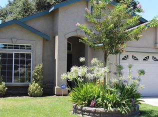 1233 Mathias St, Tulare, CA 93274