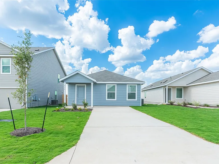 336 Cowpoke Dr — Photo 2
