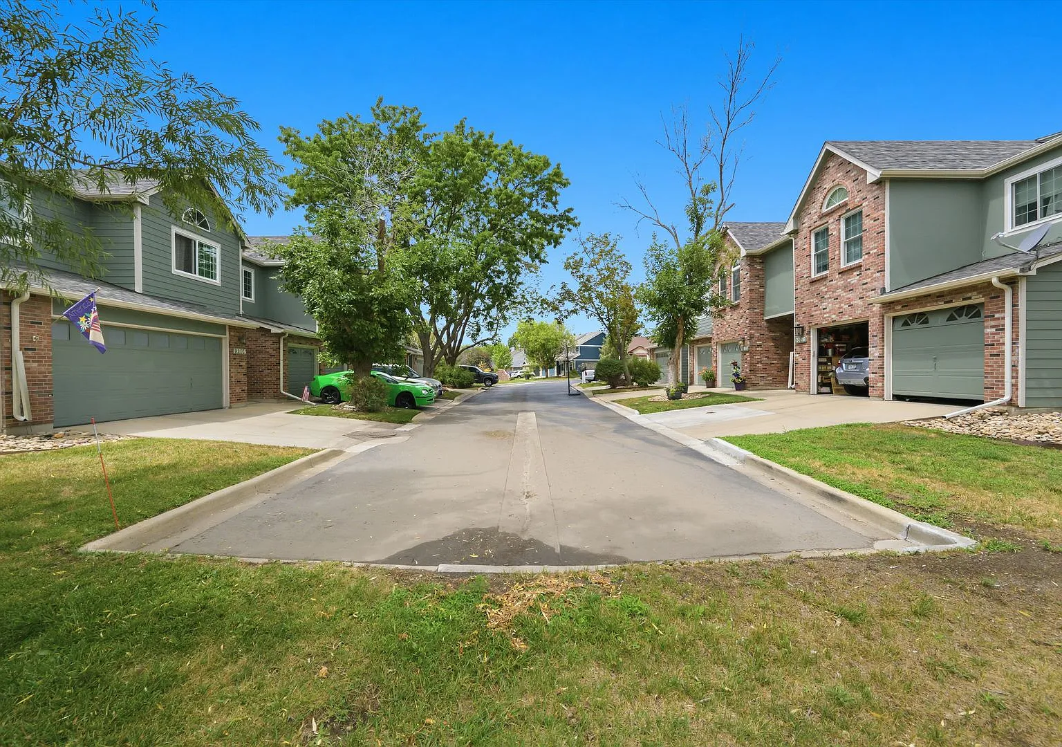 Spacious 4-Bedroom Townhome Backing to Open Space Attached 2-Car Garage! — Photo 1