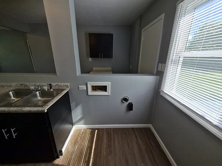 3221 Priscilla Ave — Photo 11