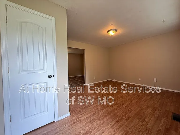 1426 W State St — Photo 3