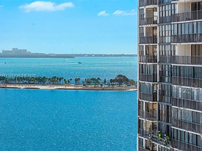 1915 Brickell Ave #C1612 — Photo 30