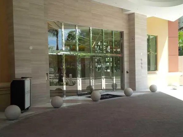 999 SW 1st Ave, Miami, FL