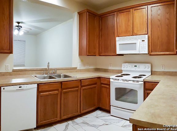 5th image of 2545 Grayson Cir #2545