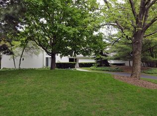 1285 Loch Ln #1285, Lake Forest, IL 60045