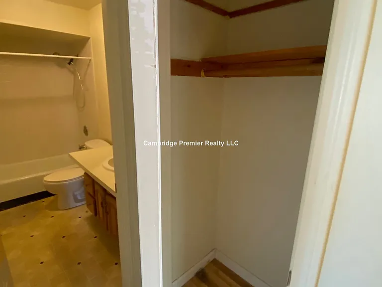 148 Sycamore St #11 — Photo 13