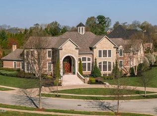 7811 Farm Spring Dr, Prospect, KY 40059