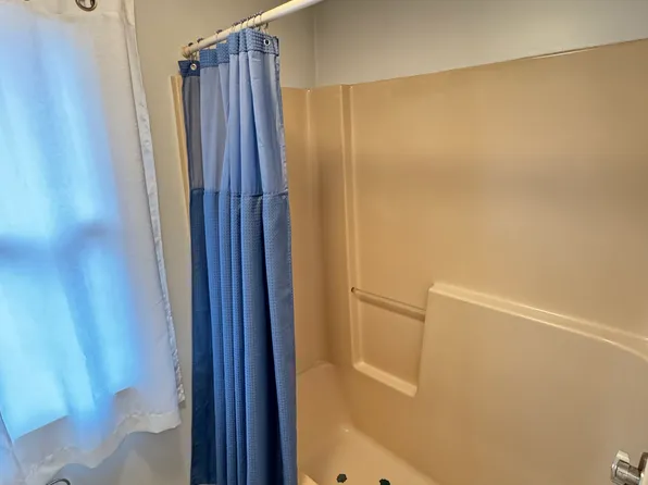 29 Lucille Pl, Newton, MA 02464