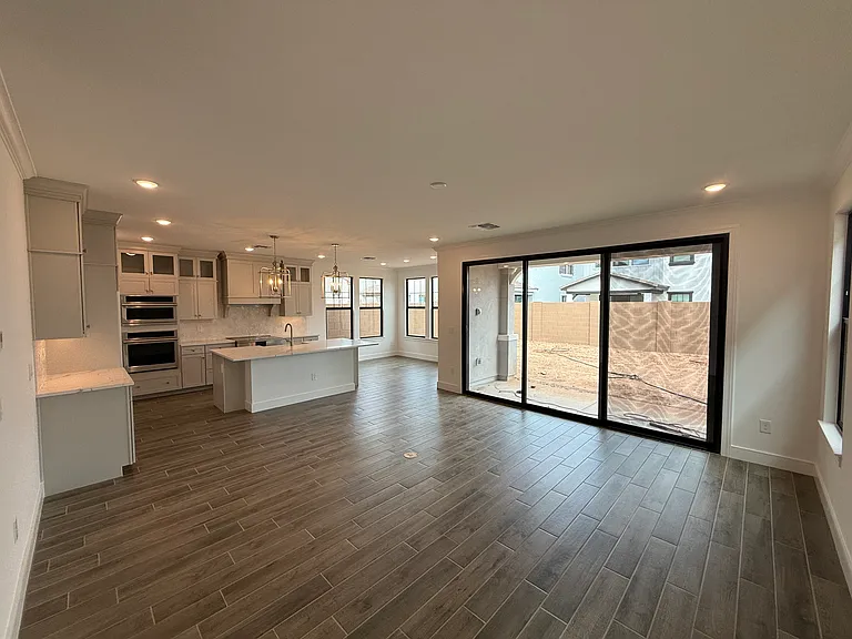 2390 W Los Arboles Pl — Photo 28
