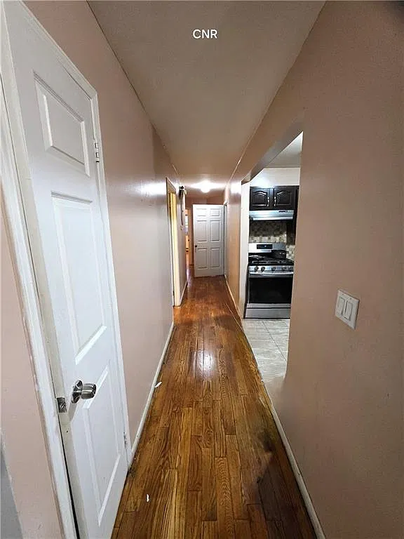 3 bed, 1.0 bath, 3487 sqft, $3,000 — Photo 2